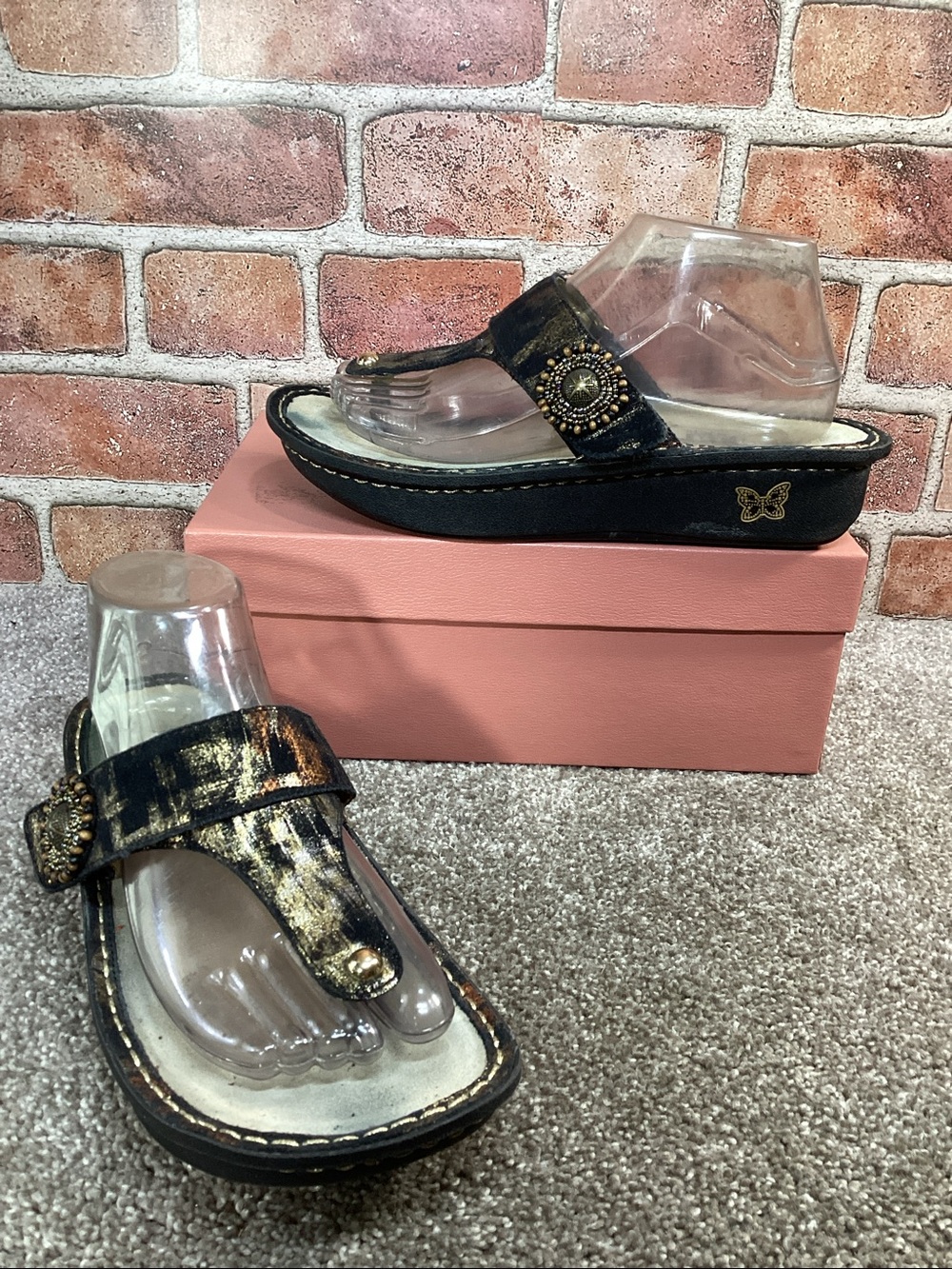 Alegria Carina Roman Bronze gold women’s thong toe sandals size 8.5